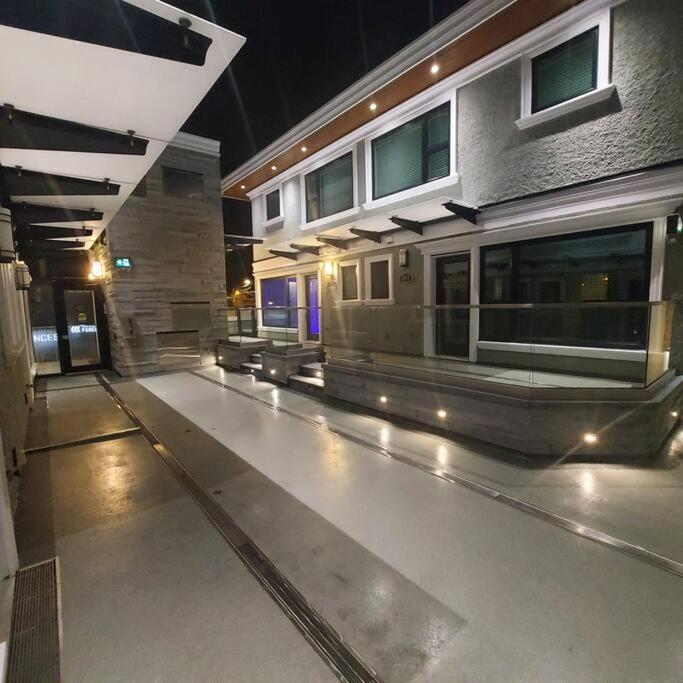 Beautiful Bright 3 Bed Townhouse Apartment Vancouver Exterior photo